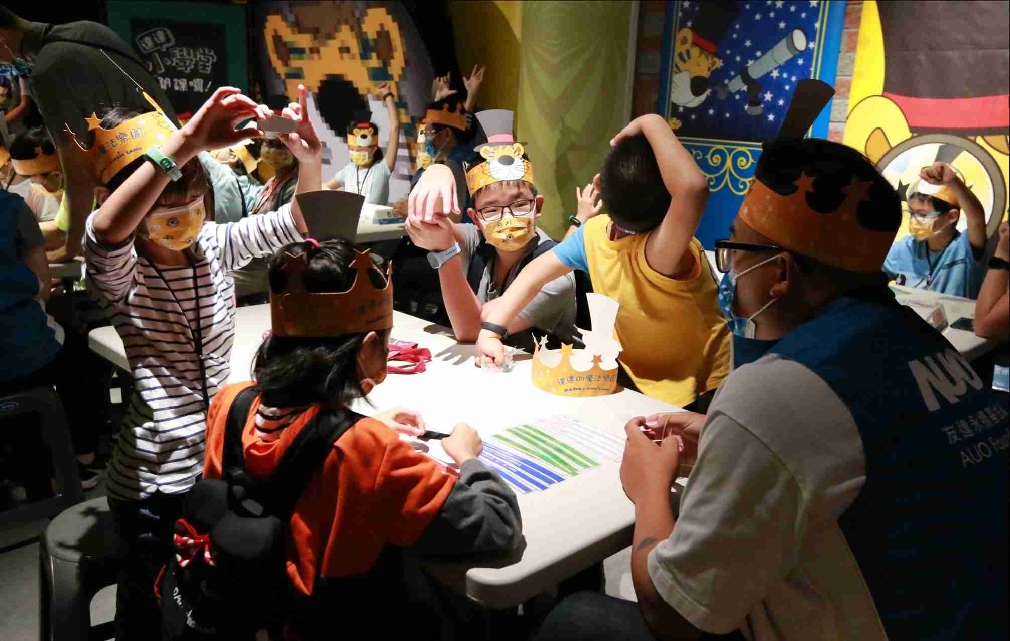 人生就是博以永续理念推动全人教育计划，，，，内外结盟储备科普教育人才，，荣获亚太永续行动奖社会共融面的金奖肯定