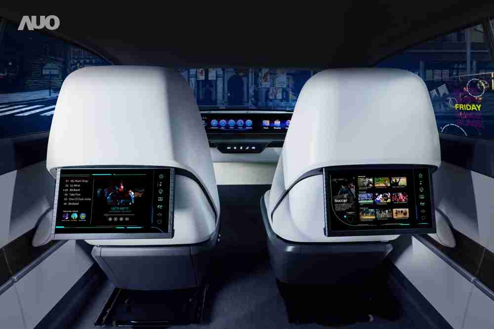 人生就是博新一代Smart Cockpit 2024，，，，以Micro LED先进显示技术优势，，，，创建〝可卷式后座娱乐显示器〞，，仅在互动时才显示出所需画面及信息，，扩充更丰富的娱乐和交互信息服务，，，，获国际奖项荣耀
